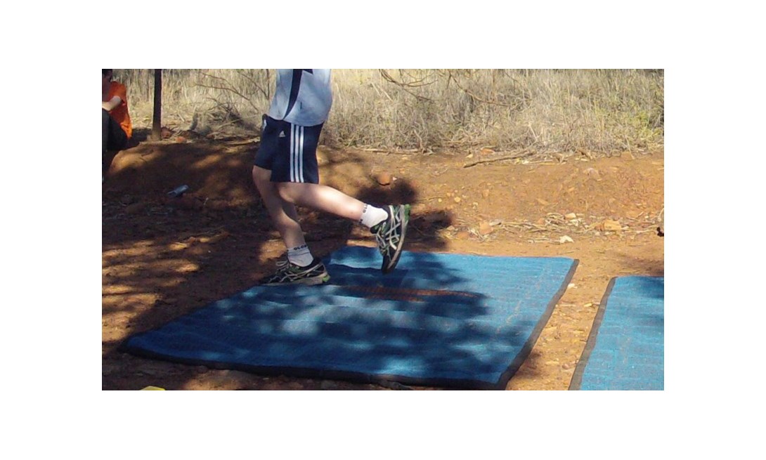 Text book mat crossing - well done sexy legs!